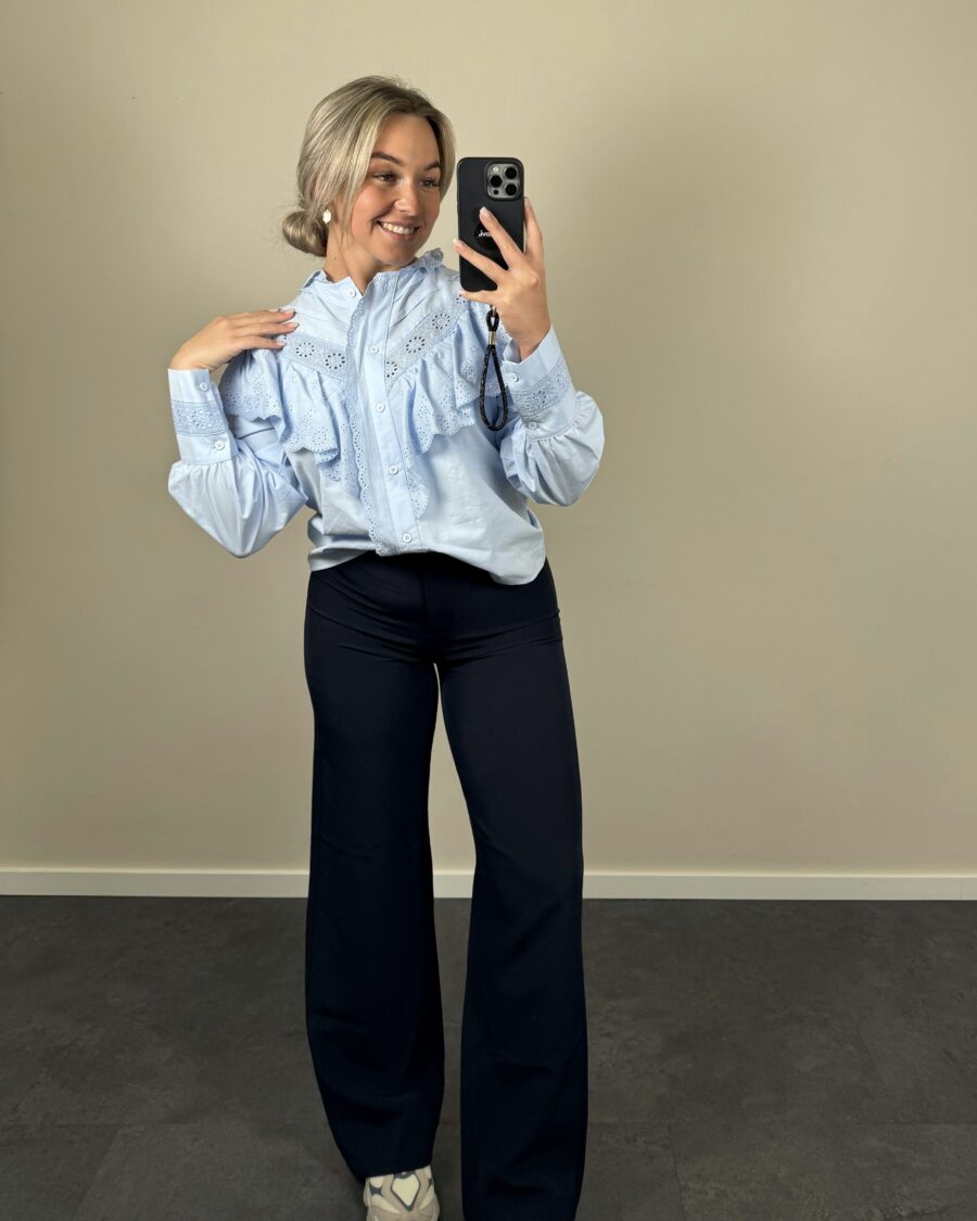 Julie Ruffle Blouse Licht Blauw